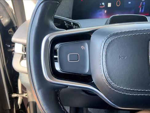Certified 2025 Lincoln Navigator Reserve AWD/4WD image 24