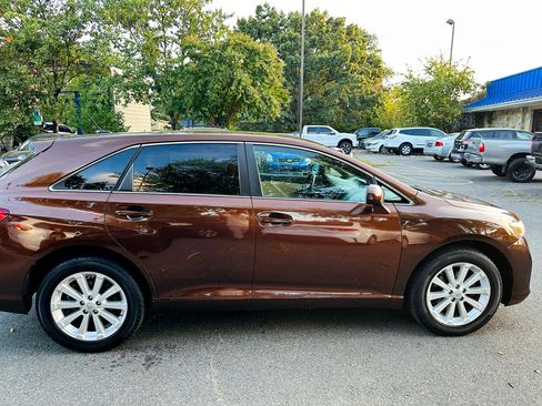 Used 2010 Toyota Venza image 6