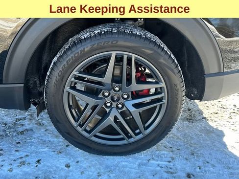 Used 2025 Ford Explorer ST-Line w/ Premium Package image 9