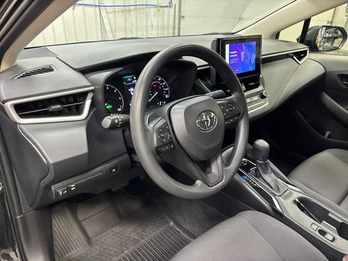 Used 2024 Toyota Corolla LE w/ LE Convenience Package FWD image 17