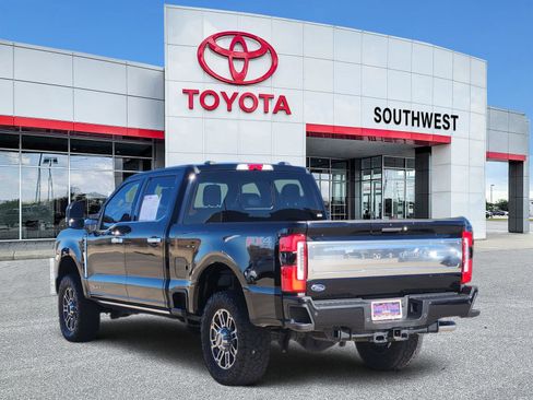 Used 2024 Ford F250 Limited w/ FX4 Off-Road Package image 4