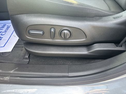 Used 2025 Chevrolet Blazer LT w/ Convenience Package image 15