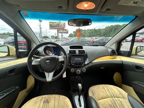 Used 2015 Chevrolet Spark LT FWD image 5