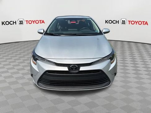 Used 2024 Toyota Corolla LE FWD image 2