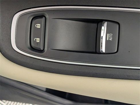 Used 2023 Subaru Outback Limited image 36