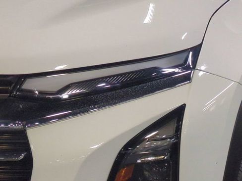 Used 2025 Chevrolet Equinox LT FWD image 9