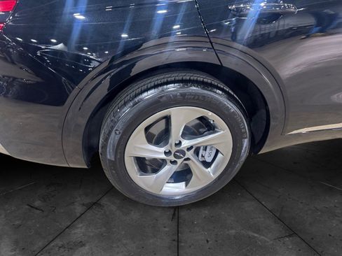 Used 2026 Genesis GV70 2.5T Select AWD/4WD image 6