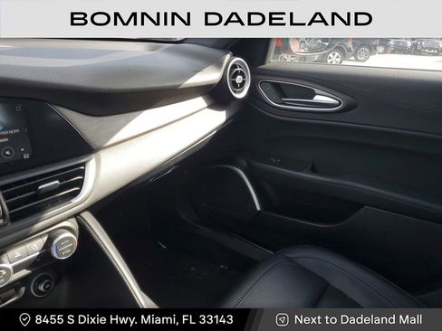 Used 2022 Alfa Romeo Giulia Ti image 21