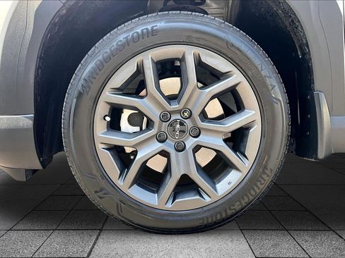 Used 2024 Honda Pilot Touring image 8