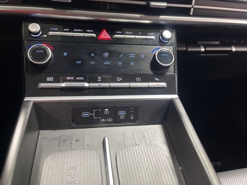 Used 2025 Hyundai Santa Fe SEL image 17