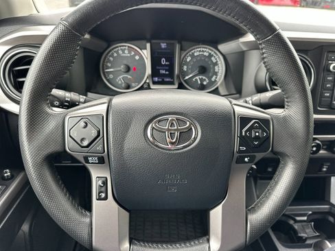 Used 2017 Toyota Tacoma SR5 w/ Tow Package AWD/4WD image 20