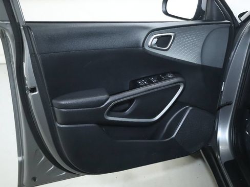 Used 2023 Kia Soul LX FWD image 15