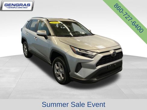Used 2025 Toyota RAV4 XLE AWD/4WD image 1
