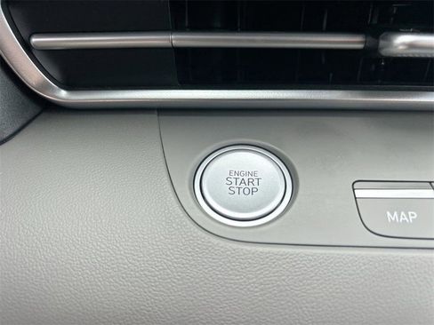 Certified 2023 Hyundai Elantra SEL w/ Convenience Package image 35