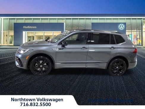 Certified 2023 Volkswagen Tiguan SE R-Line FWD image 3