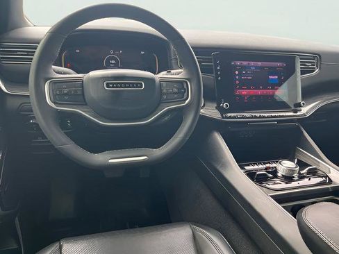 Used 2022 Jeep Wagoneer Series III w/ Flexible Seating Group image 17