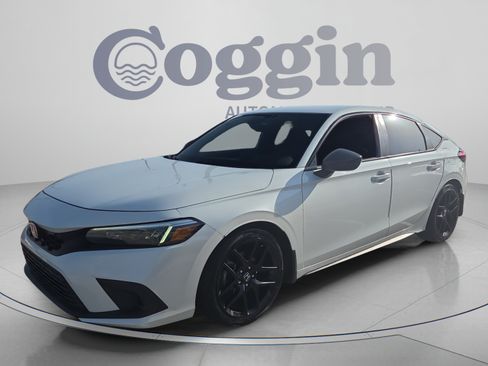 Used 2023 Honda Civic Sport image 1