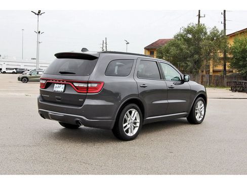 Used 2024 Dodge Durango GT RWD image 3