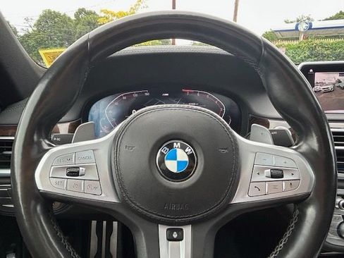 Used 2020 BMW 740i xDrive w/ M Sport Package AWD/4WD image 28