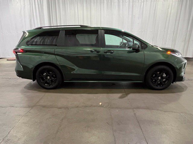 Certified 2026 Toyota Sienna XLE Woodland Edition AWD/4WD image 3