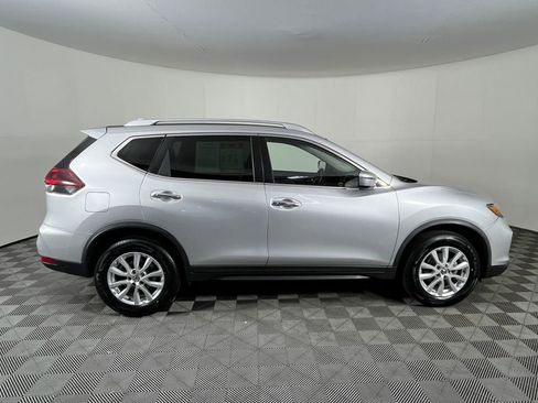 Used 2020 Nissan Rogue SV image 5