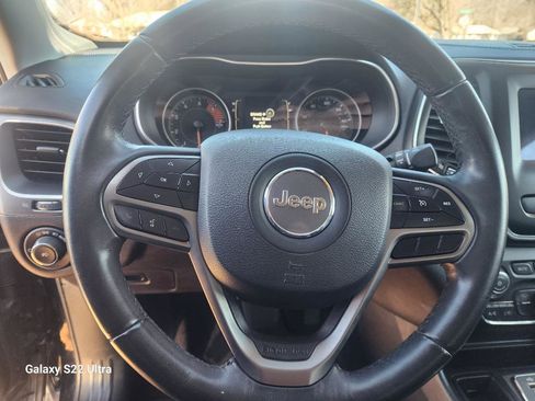 Used 2019 Jeep Cherokee Latitude Plus image 17