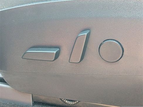 Used 2020 Tesla Model Y Performance image 25