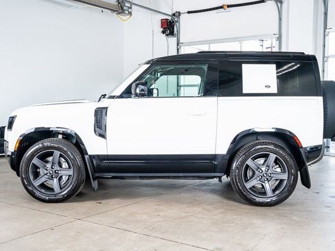 Used 2022 Land Rover Defender 90 X-Dynamic S image 8