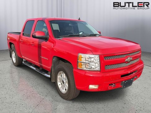 Used 2011 Chevrolet Silverado 1500 LTZ w/ Z71 Appearance Package AWD/4WD image 4
