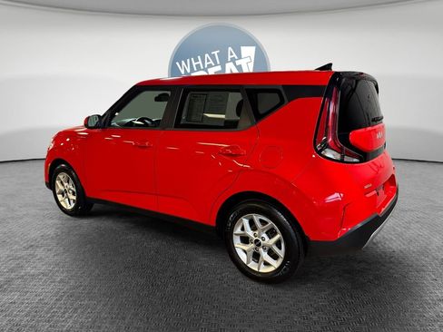 Certified 2023 Kia Soul LX w/ LX Technology Package FWD image 6