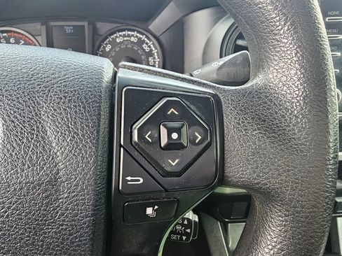 Used 2020 Toyota Tacoma SR image 33