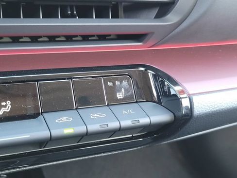 New 2026 Toyota Prius Plug-In Hybrid FWD image 14