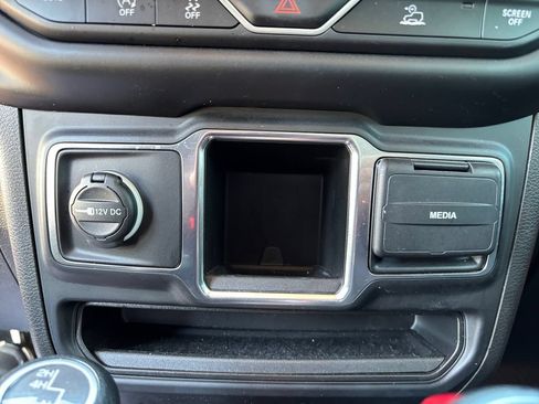 Used 2022 Jeep Wrangler Unlimited Sport AWD/4WD image 27