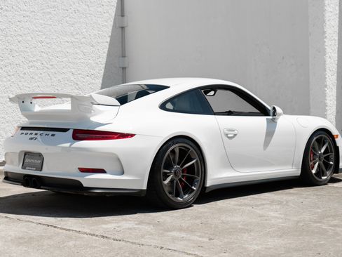 Used 2015 Porsche 911 GT3 RWD image 8