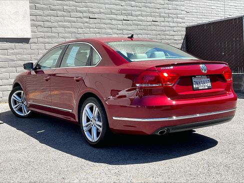 Used 2015 Volkswagen Passat TDI SEL Premium FWD image 10