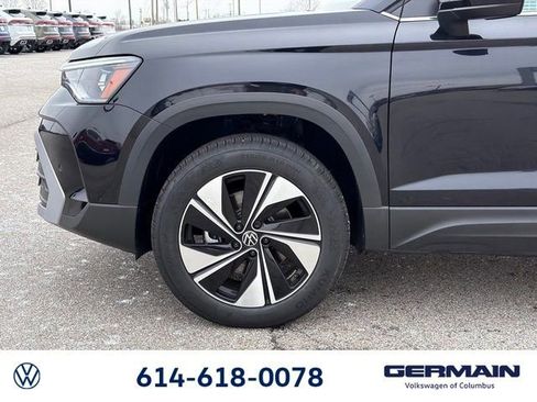 New 2026 Volkswagen Taos SE image 12