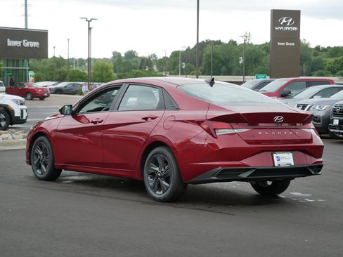 Used 2023 Hyundai Elantra SEL FWD image 8