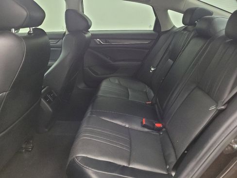 Used 2018 Honda Accord Touring image 18