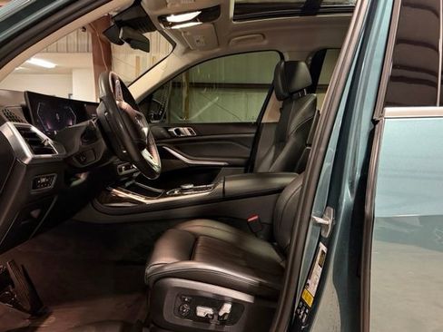 Used 2023 BMW X7 xDrive40i w/ Premium Package AWD/4WD image 9