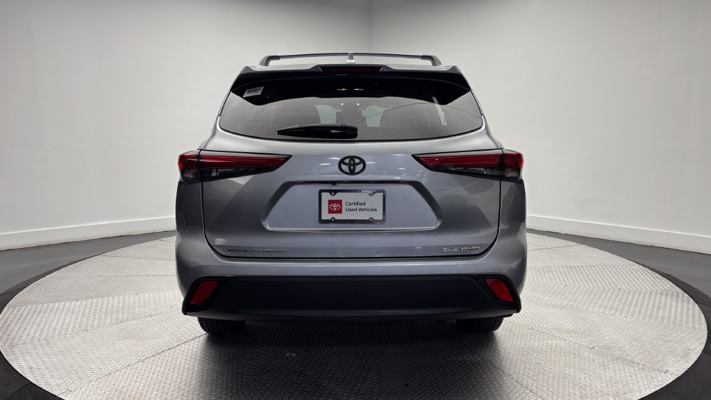 Certified 2021 Toyota Highlander XLE AWD/4WD image 38