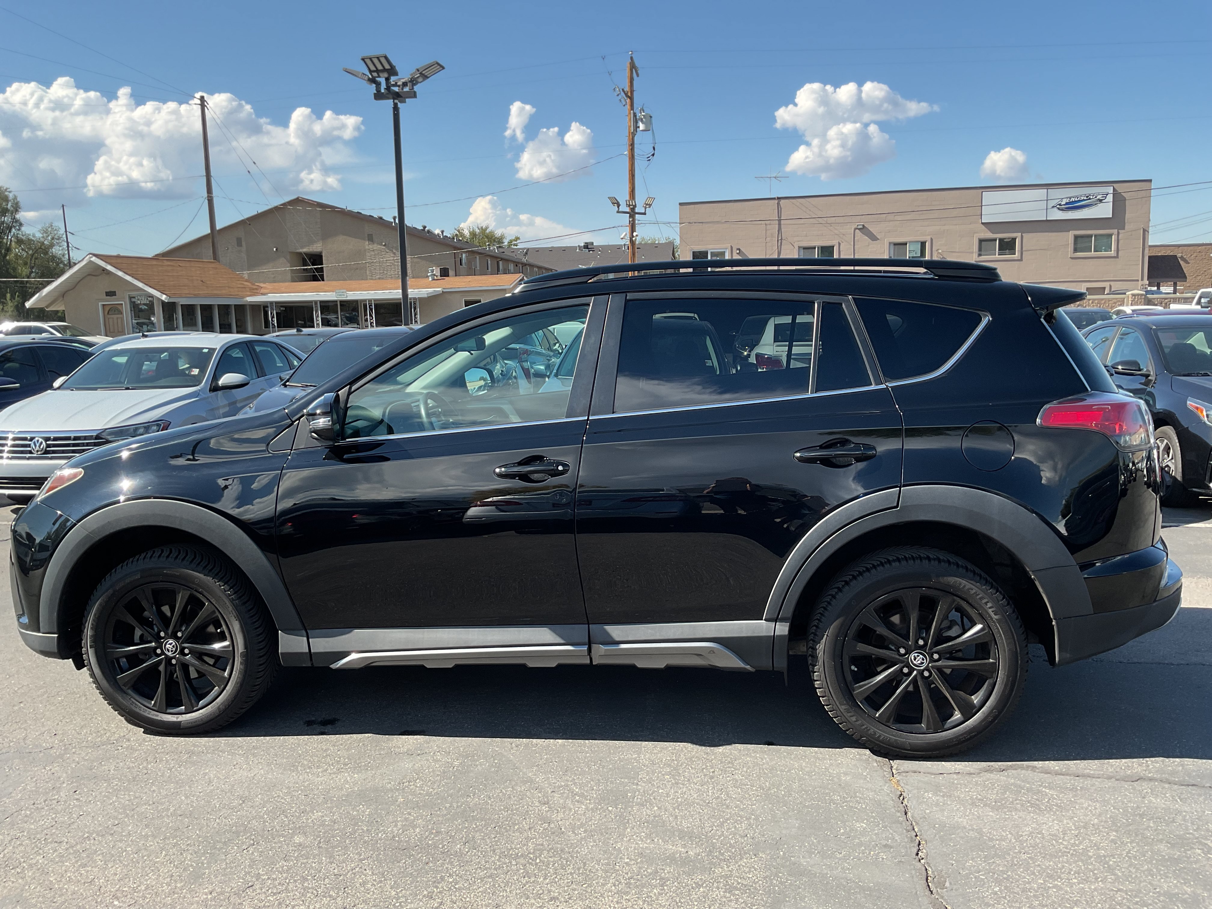Used 2018 Toyota RAV4 Adventure AWD/4WD image 5