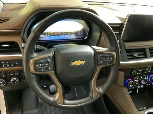 Used 2022 Chevrolet Tahoe High Country AWD/4WD image 17