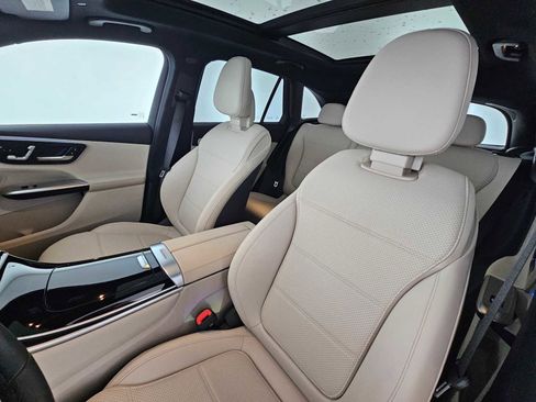 Used 2026 Mercedes-Benz GLC 300 image 21