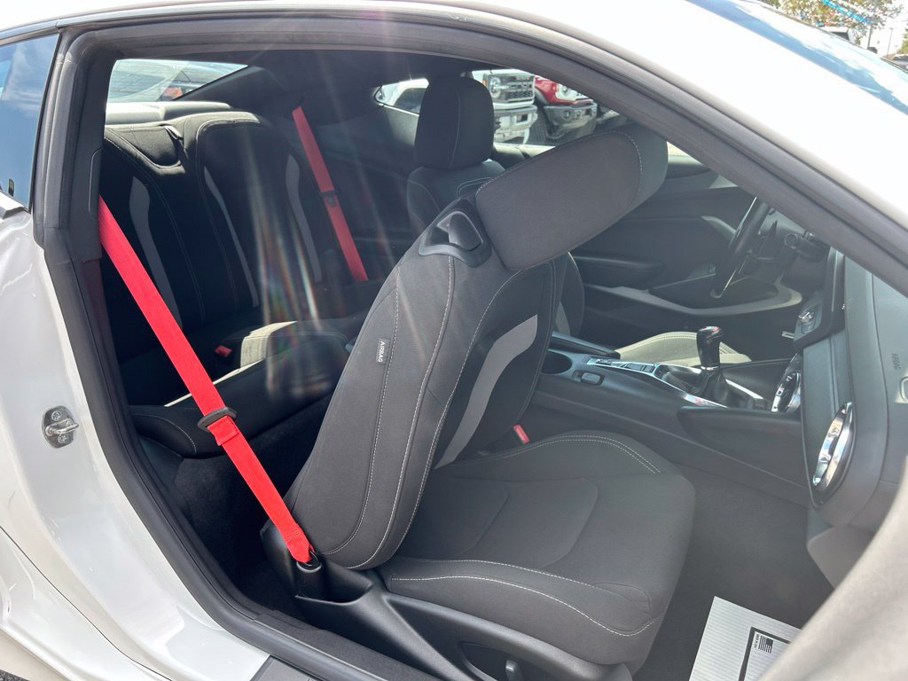 Used 2020 Chevrolet Camaro LT w/ Technology Package RWD image 38