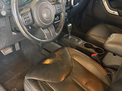 Used 2014 Jeep Wrangler Unlimited Sahara w/ Max Tow Package image 5