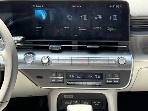 Used 2025 Hyundai Kona SEL FWD image 11