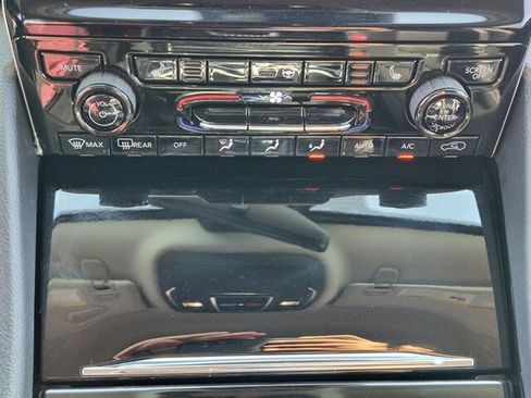 Used 2022 Jeep Grand Cherokee Limited image 27