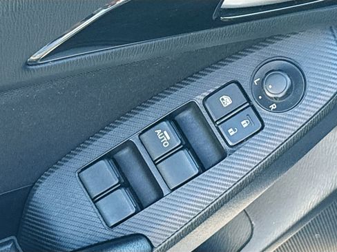 Used 2016 MAZDA MAZDA3 i Sport w/ Preferred Equipment Package image 19