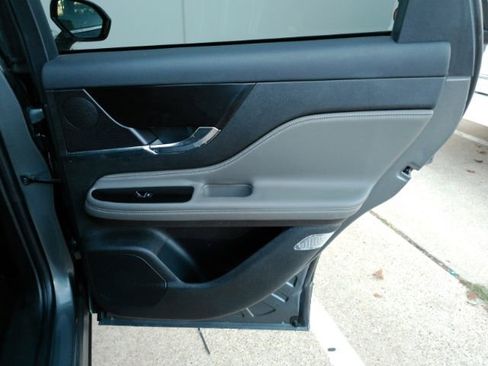 Used 2023 Lincoln Corsair Grand Touring w/ Towing Package image 21