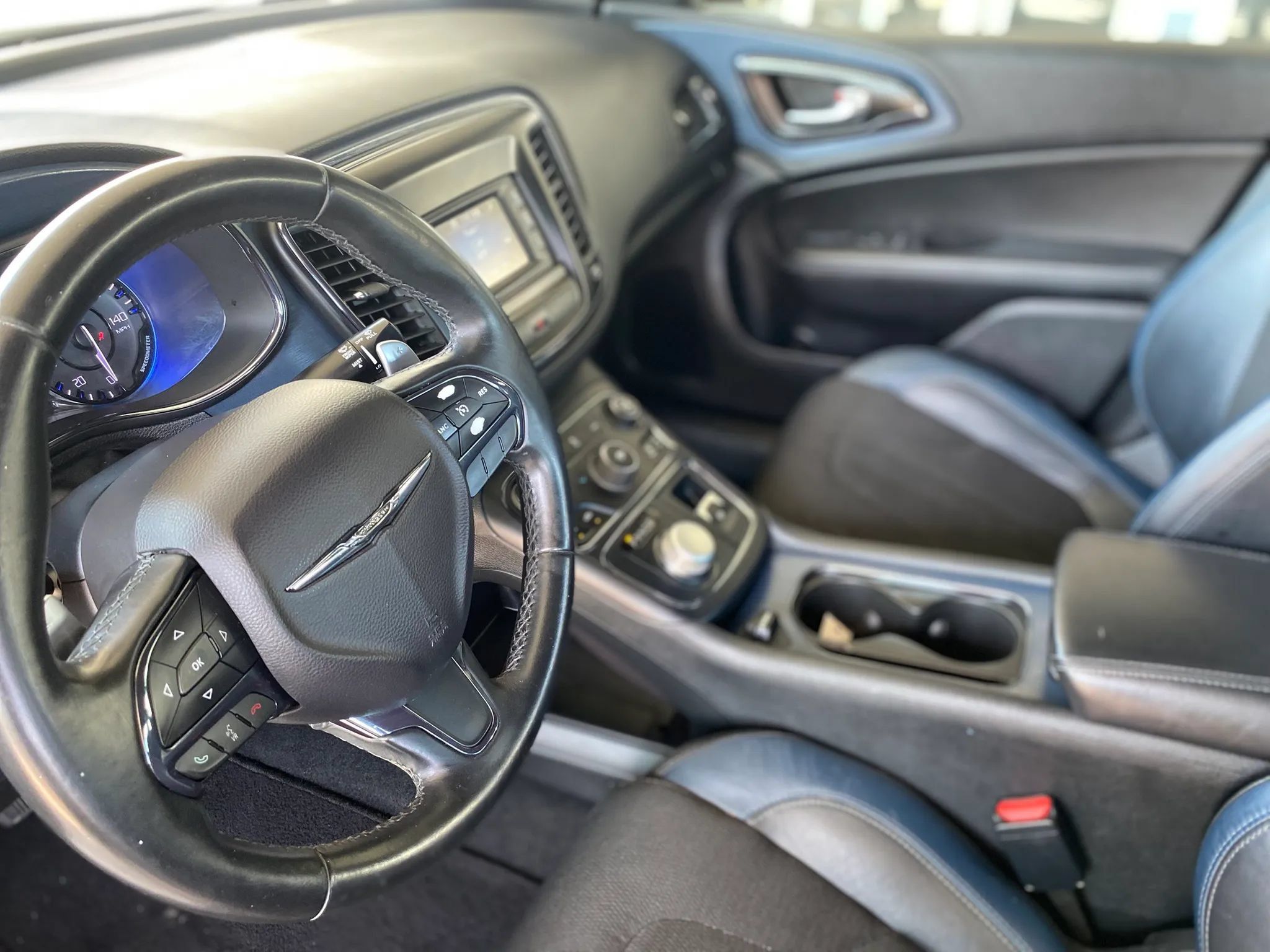 Used 2016 Chrysler 200 S FWD image 9